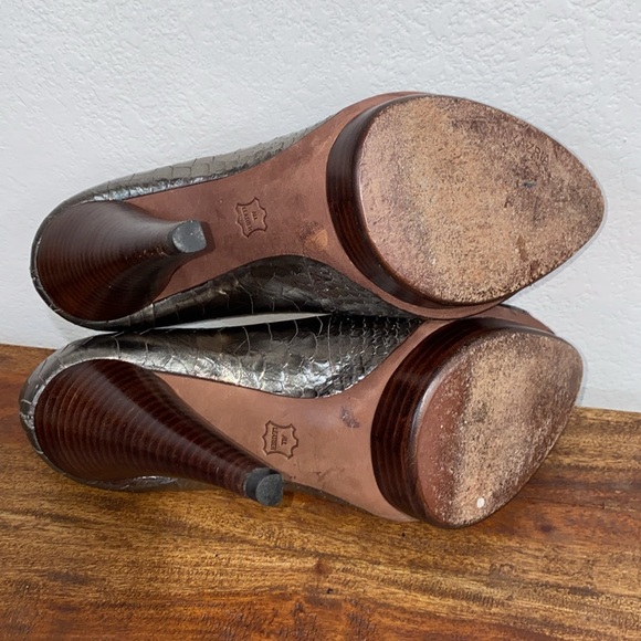 BCBGMaxazria Leather Pewter Heels 7.5 - Picture 9 of 9